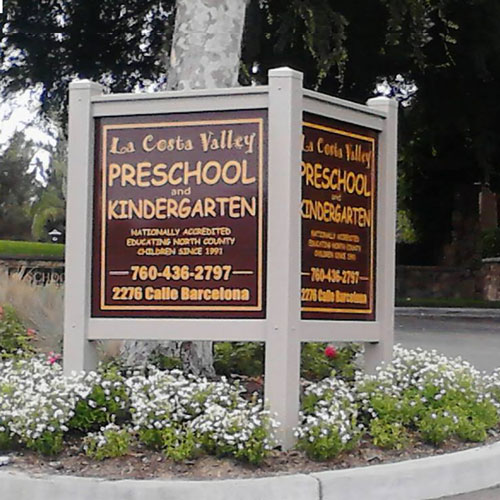Decorative entrance sign system for a community or managed property.